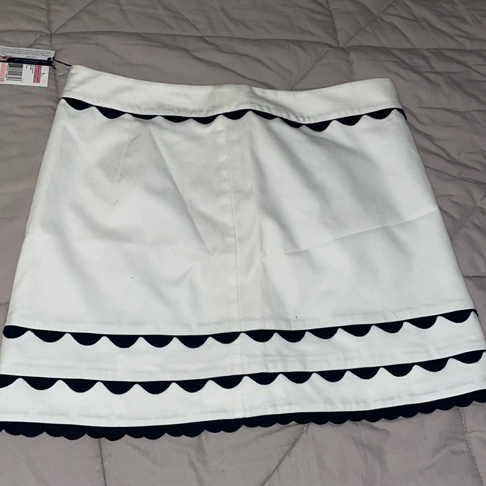 White Vineyard Vines Patterned Skirt